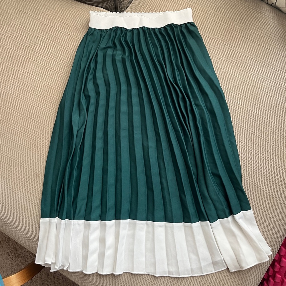 Pleated Midi Skirt in Green with White Trim